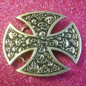 Carved Skull & Cross metal snap belt buckle